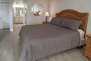 7564 Bayshore Dr, Treasure Island, FL 33706 - Photo 10