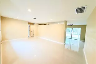 4866 Huntington St NE, Saint Petersburg, FL 33703 - Photo 4