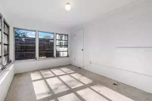 880 42nd St N, Saint Petersburg, FL 33713 - Photo 14