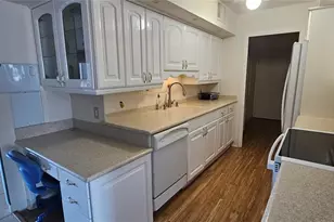 10355 Paradise Blvd, Treasure Island, FL 33706 - Photo 8