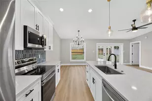 1740 Lakeview Village Dr, Brandon, FL 33510 - Photo 22