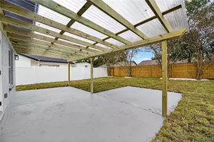 1740 Lakeview Village Dr, Brandon, FL 33510 - Photo 52