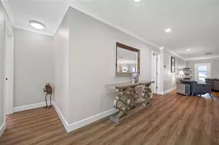 1101 80th St Ct S, Saint Petersburg, FL 33707 - Photo 8