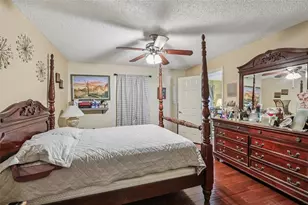 5575 58th St N, Kenneth City, FL 33709 - Photo 12