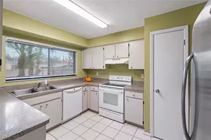 5002 Pennsbury Dr, Tampa, FL 33624 - Photo 10