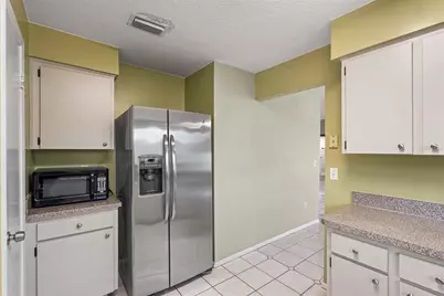 5002 Pennsbury Drive, Tampa, FL 33624 - Photo 12