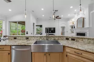 10403 Applecross Ln, Tampa, FL 33626 - Photo 12