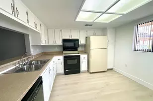 2682 Sabal Springs Cir, Clearwater, FL 33761 - Photo 8