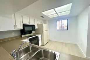 2682 Sabal Springs Cir, Clearwater, FL 33761 - Photo 10