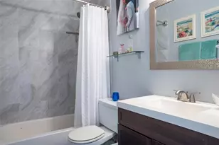 215 Sea Horse Dr SE, Saint Petersburg, FL 33705 - Photo 20