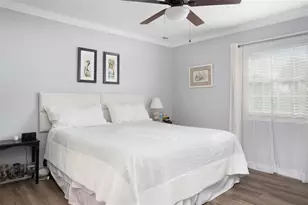 215 Sea Horse Dr SE, Saint Petersburg, FL 33705 - Photo 12