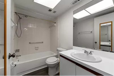 505 30th Avenue W #E304, Bradenton, FL 34205 - Photo 12