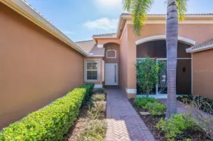 15816 Aurora Lake Cir, Wimauma, FL 33598 - Photo 4