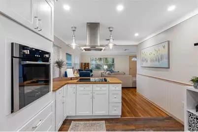 2201 Park Street N, Saint Petersburg, FL 33710 - Photo 8