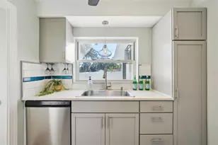 2320 East Harbor Dr S, Saint Petersburg, FL 33705 - Photo 22