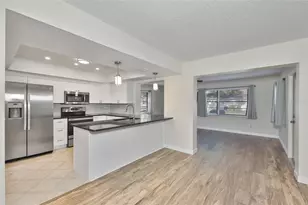 2035 Heathfield Cir, Sun City Center, FL 33573 - Photo 8