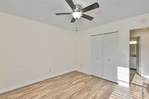 2035 Heathfield Cir, Sun City Center, FL 33573 - Photo 32