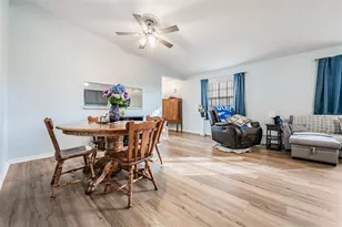 5923 Newberry Ct, Zephyrhills, FL 33542 - Photo 6