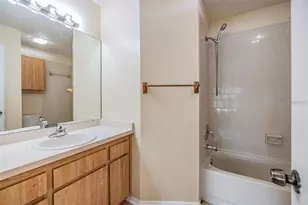 3302 Laurel Dale Dr, Tampa, FL 33618 - Photo 24