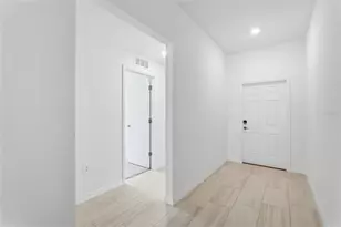 8808 Bay Leaf Dr, Parrish, FL 34219 - Photo 4