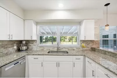 4639 Glenside Circle, Tampa, FL 33624 - Photo 16