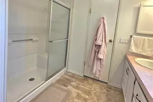 5350 Amanda St, Zephyrhills, FL 33542 - Photo 40