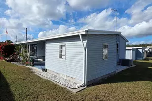 5350 Amanda St, Zephyrhills, FL 33542 - Photo 4