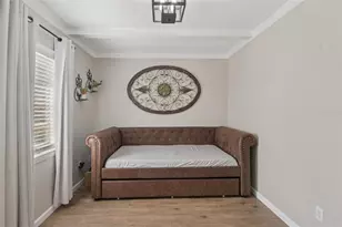 34037 Woodland Cir, Dade City, FL 33523 - Photo 4