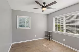 34037 Woodland Cir, Dade City, FL 33523 - Photo 16