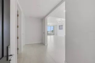 301 1st St S, Saint Petersburg, FL 33701 - Photo 12