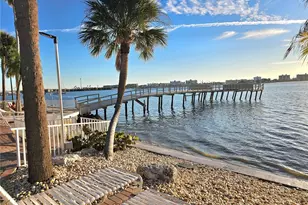 4525 Cove Cir, Saint Petersburg, FL 33708 - Photo 4