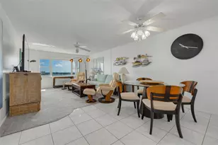 4525 Cove Cir, Saint Petersburg, FL 33708 - Photo 12