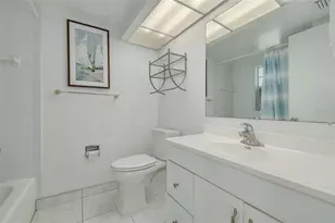4525 Cove Cir, Saint Petersburg, FL 33708 - Photo 22