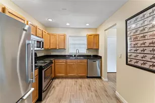 10316 Carrollwood Ct, Tampa, FL 33618 - Photo 4