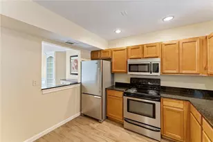 10316 Carrollwood Ct, Tampa, FL 33618 - Photo 6