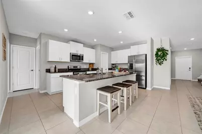 31440 Barrel Wave Way, Wesley Chapel, FL 33545 - Photo 6