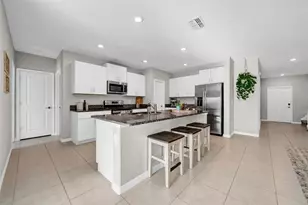 31440 Barrel Wave Way, Wesley Chapel, FL 33545 - Photo 6