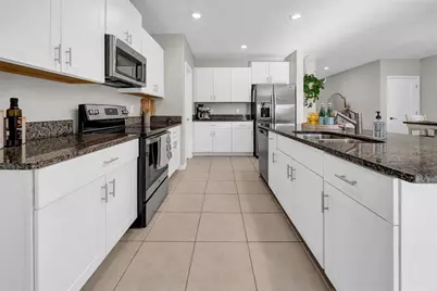 31440 Barrel Wave Way, Wesley Chapel, FL 33545 - Photo 10