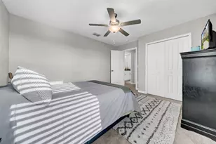 31440 Barrel Wave Way, Wesley Chapel, FL 33545 - Photo 30