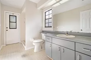 3911 Lithia Ridge Blvd, Valrico, FL 33596 - Photo 32