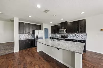 10233 Newminster Loop, Ruskin, FL 33573 - Photo 2