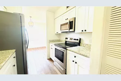 7526 Needle Leaf Place #29, Tampa, FL 33617 - Photo 4