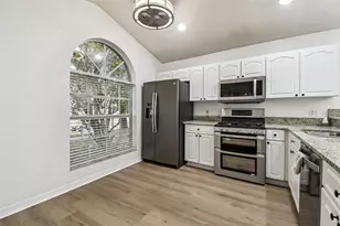 7608 Hampshire Garden Pl, Apollo Beach, FL 33572 - Photo 10