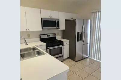 28525 Seashell Court, Zephyrhills, FL 33545 - Photo 2