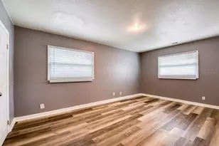 2619 64th Pl N, Saint Petersburg, FL 33702 - Photo 6