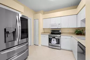 615 Tremont Greens Ln, Sun City Center, FL 33573 - Photo 14