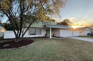 4416 Summer Oak Dr, Tampa, FL 33618 - Photo 1