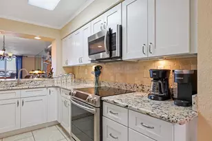 5901 Bahia Del Mar Cir, Saint Petersburg, FL 33715 - Photo 10