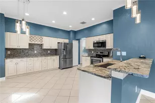 27416 Breakers Dr, Wesley Chapel, FL 33544 - Photo 4