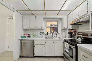 1270 Gulf Blvd, Clearwater, FL 33767 - Photo 8